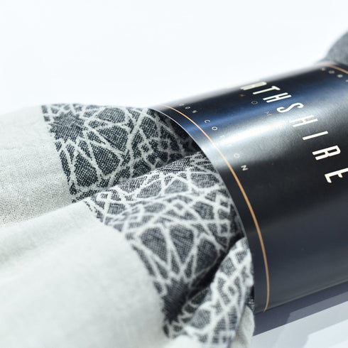 Buldan Turkish Towel Black White Floral Boho Softened Cotton Peshtamal Towel Minimalist Durable Bath Spa Poolside Towel Employee Gift