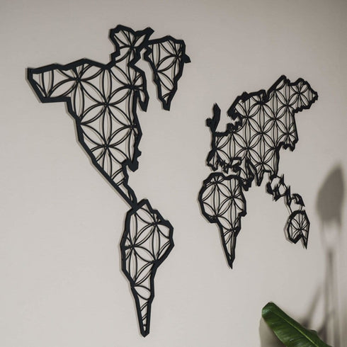 Liv - Metal World Map Wall Art